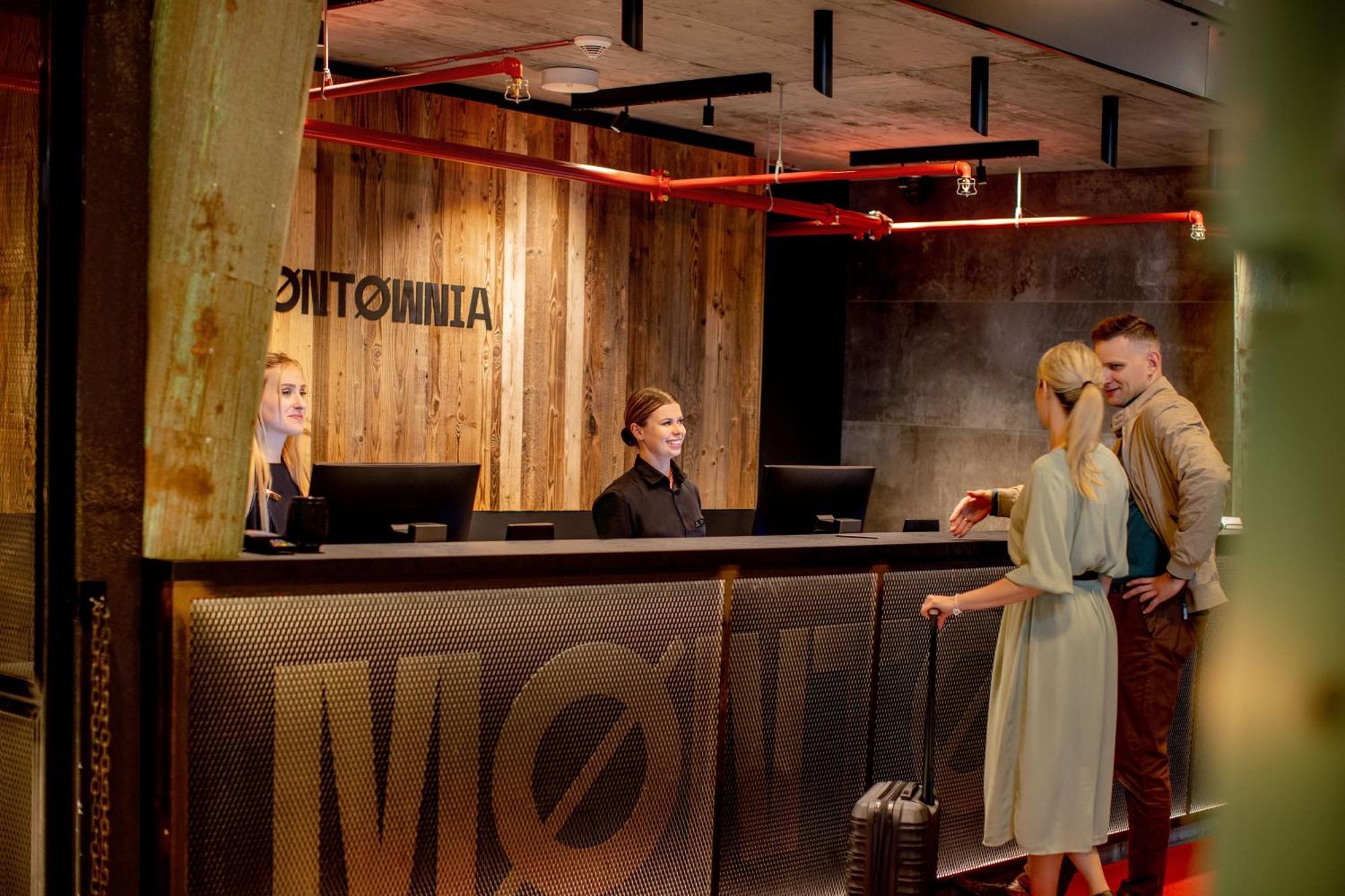 Montownia Lofts & Experience Aparthotel Gdansk Bagian luar foto